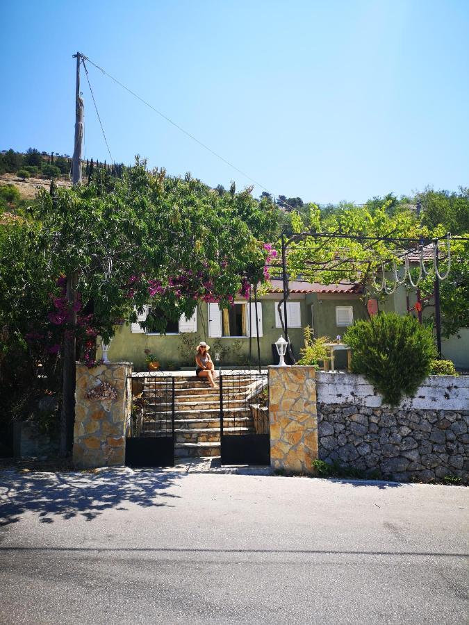Villa Amygdalia Dilináta 外观 照片